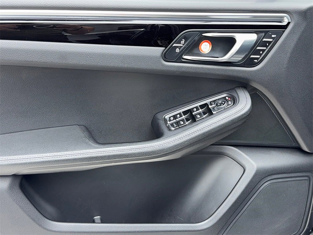 Used 2021 Porsche Macan S image 40