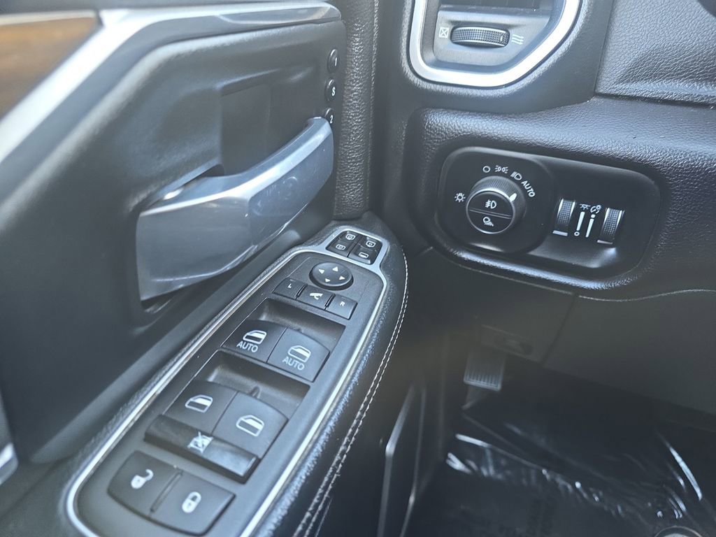 Used 2024 RAM 2500 Laramie image 24