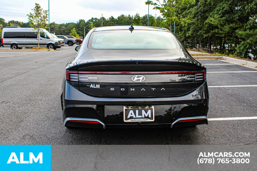Used 2025 Hyundai Sonata SEL FWD image 10