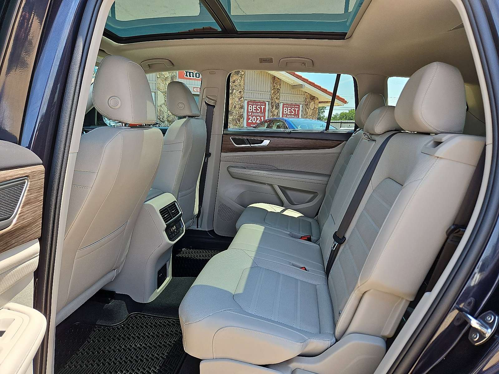 Used 2025 Volkswagen Atlas SEL image 7