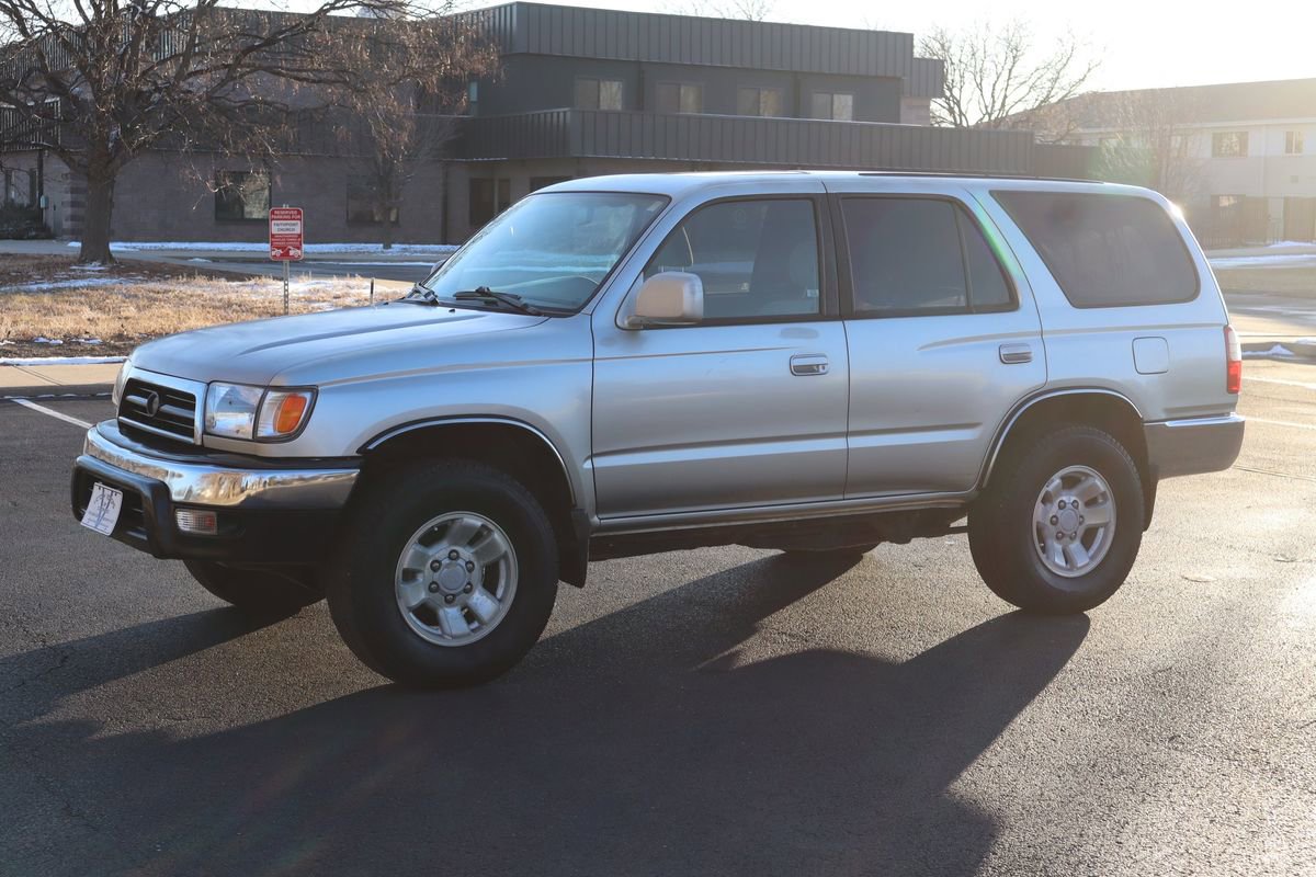 Used 2000 Toyota 4Runner SR5 image 10