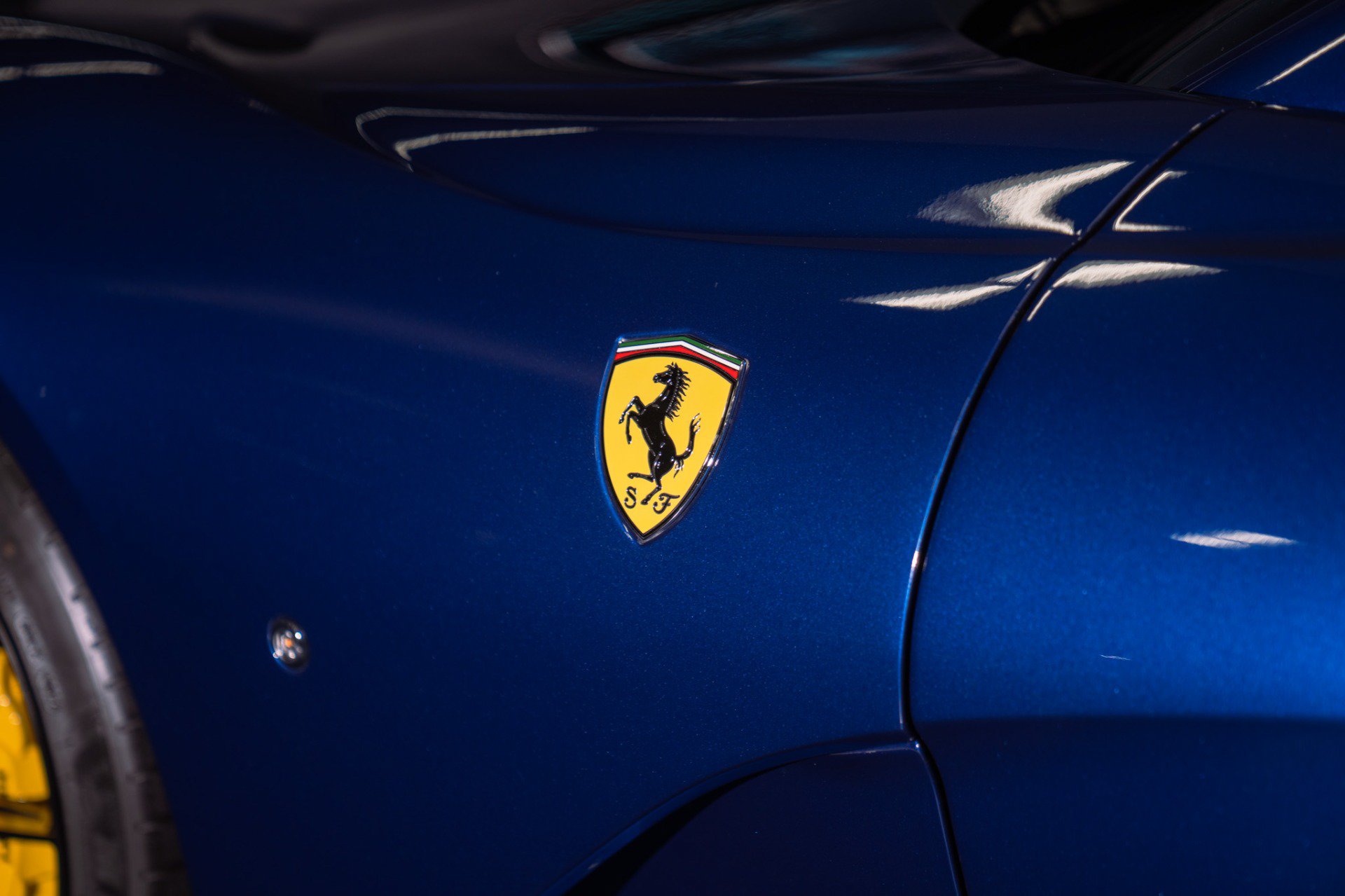 Used 2021 Ferrari 812 GTS RWD image 24