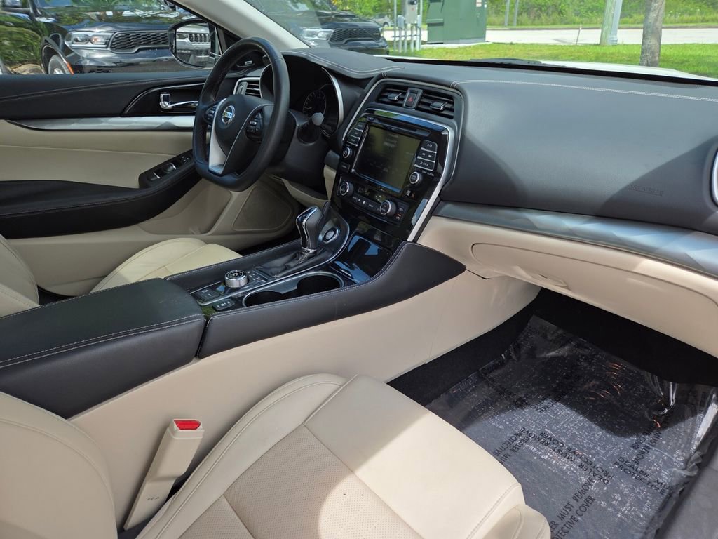 Used 2019 Nissan Maxima 3.5 SL w/ Floor Mat Group image 9