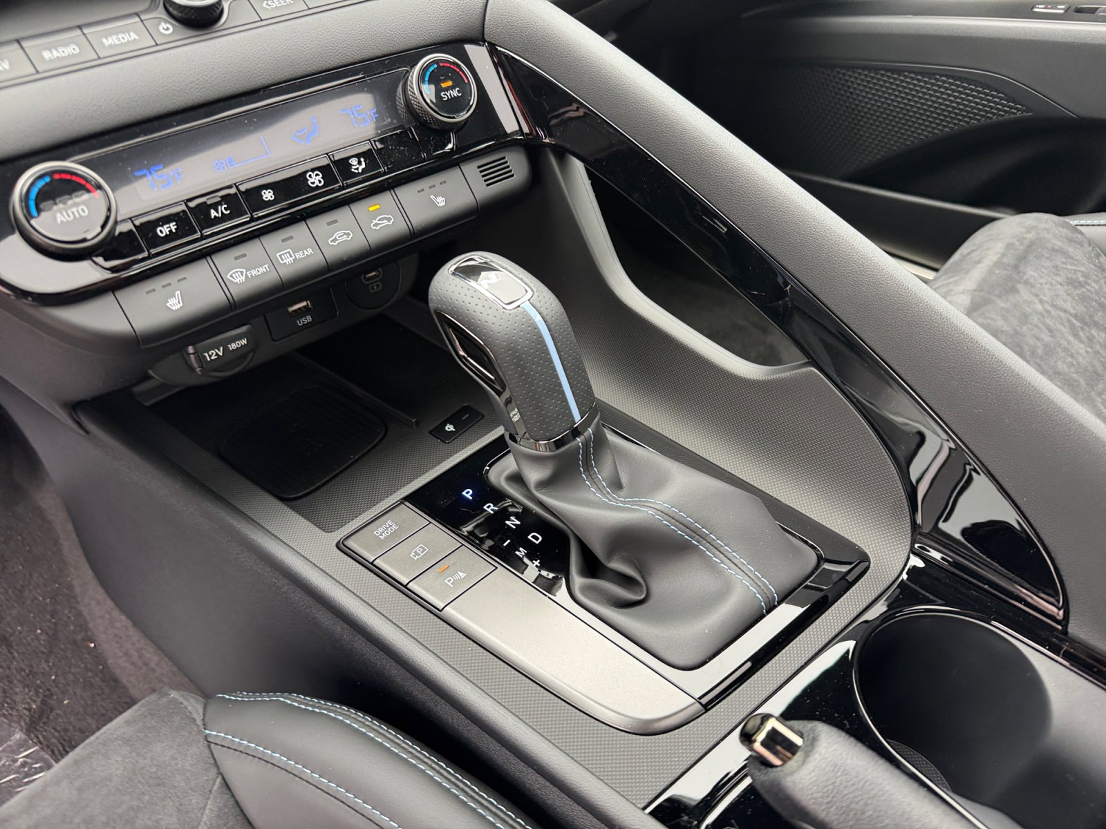 New 2026 Hyundai Elantra N FWD image 15