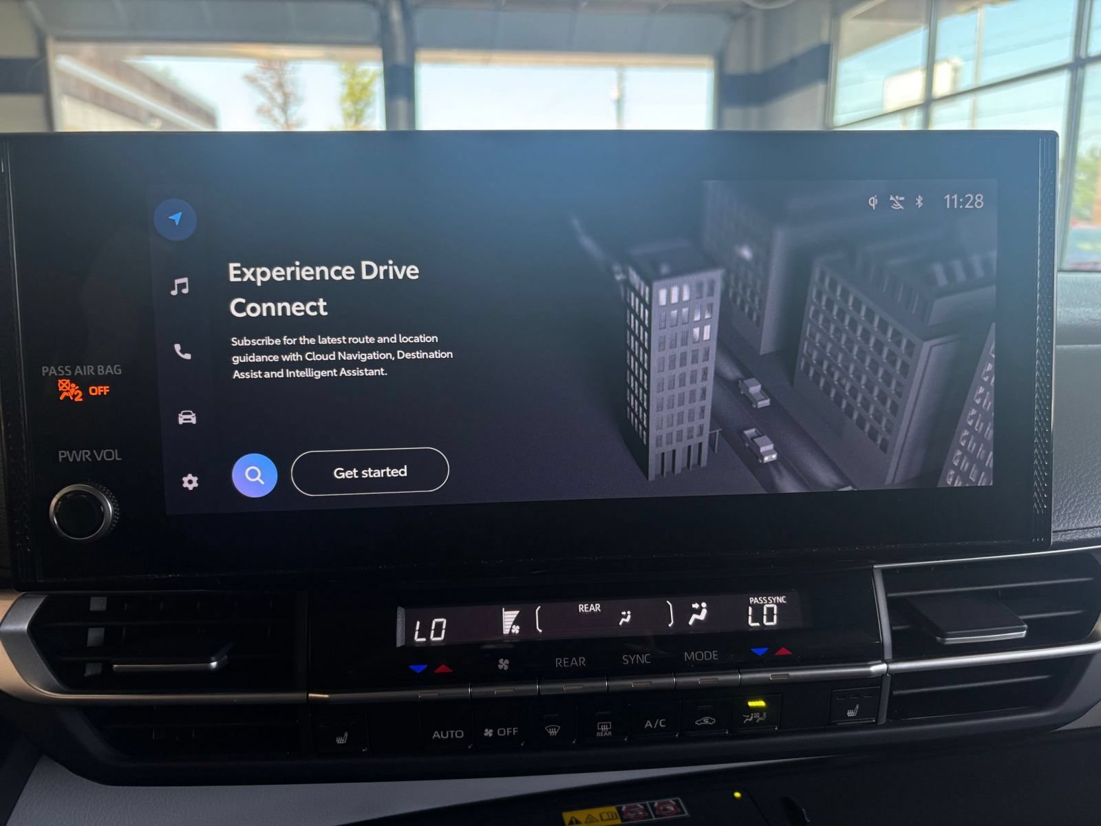 Used 2025 Toyota Sienna XLE FWD image 19