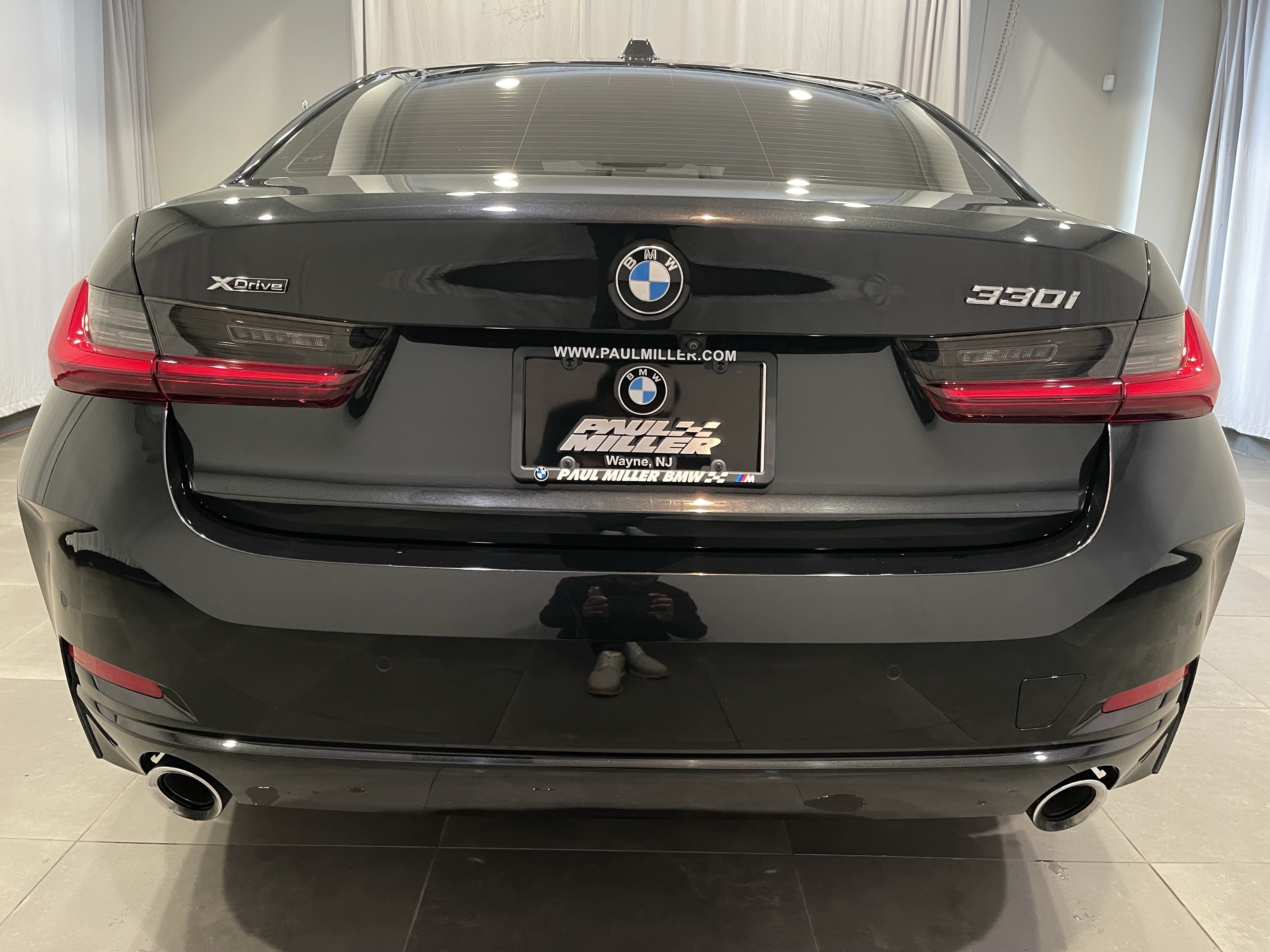Certified 2023 BMW 330i xDrive Sedan w/ Premium Package AWD/4WD image 5