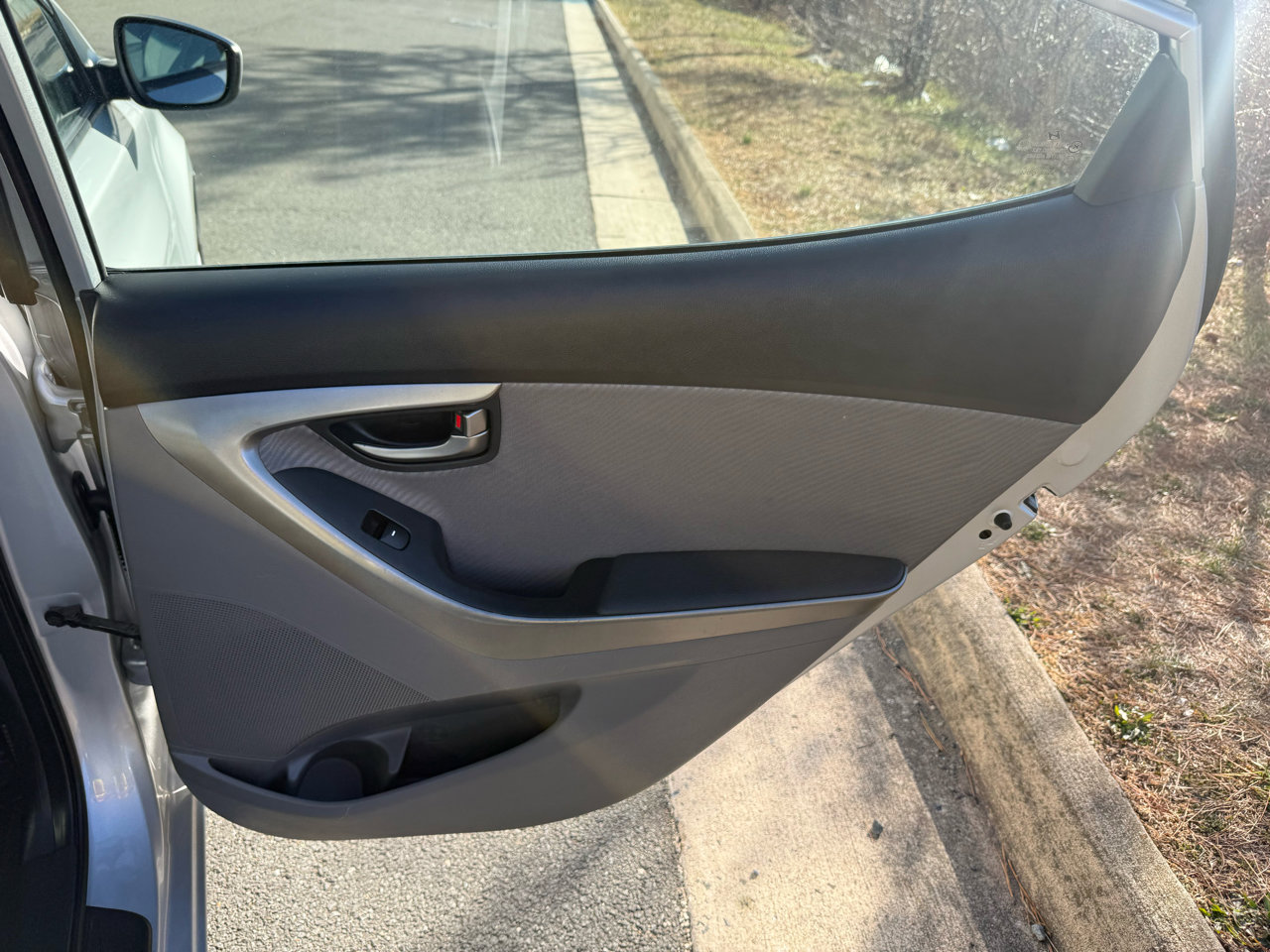 Used 2013 Hyundai Elantra GLS w/ Preferred Pkg image 22