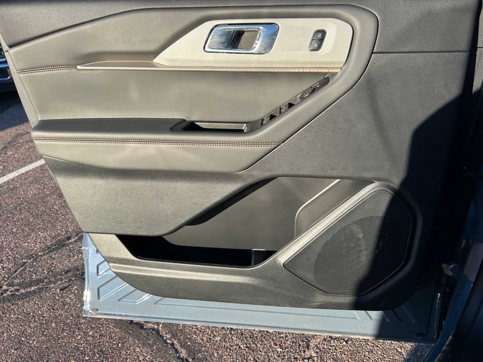 New 2027 Ford Explorer Active RWD image 13