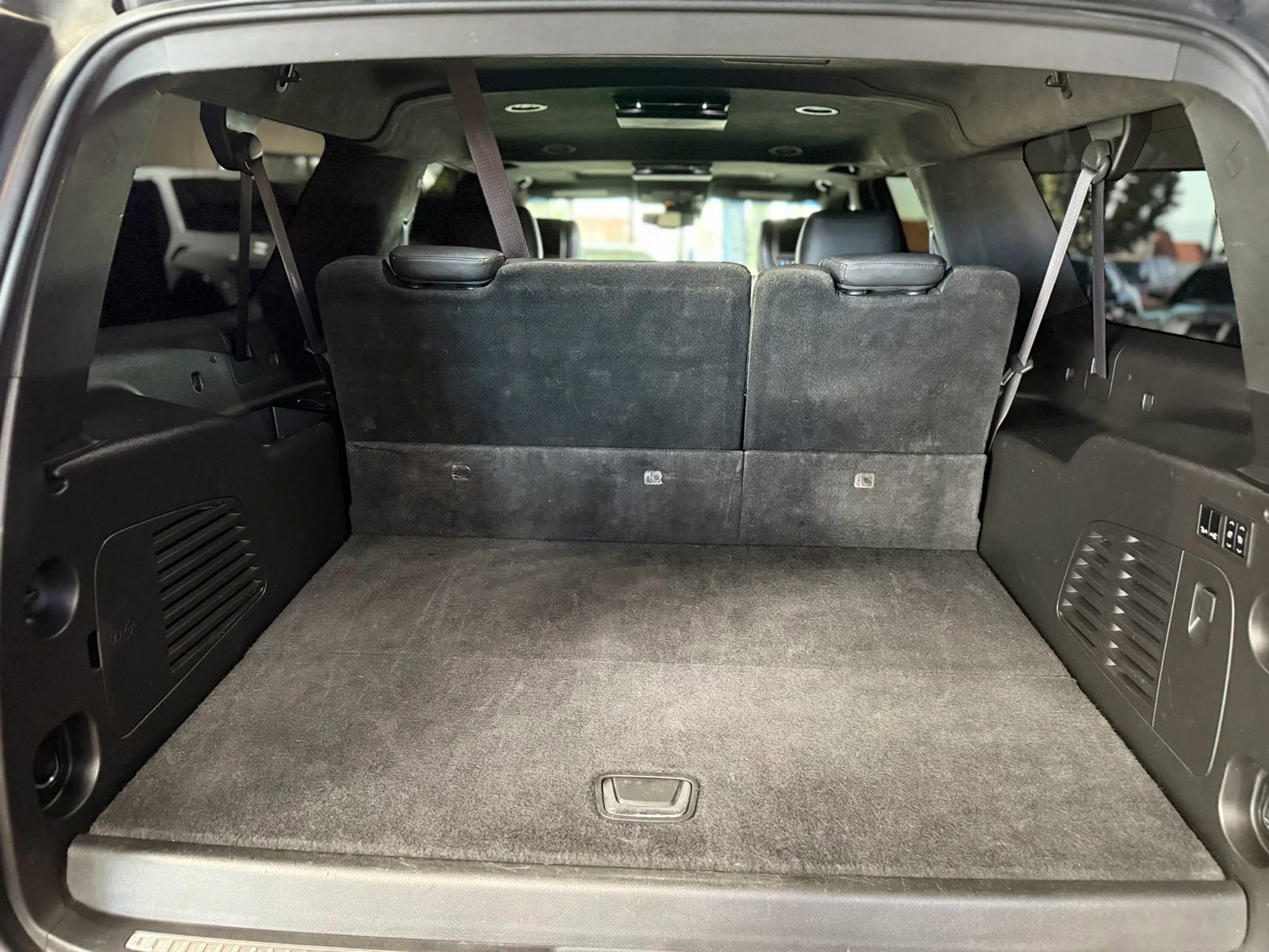 Used 2016 Cadillac Escalade ESV Platinum AWD/4WD image 18