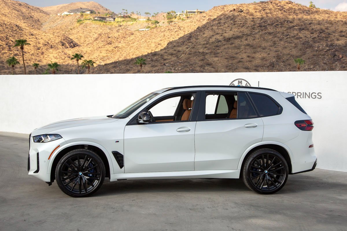 New 2026 BMW X5 M60i image 3