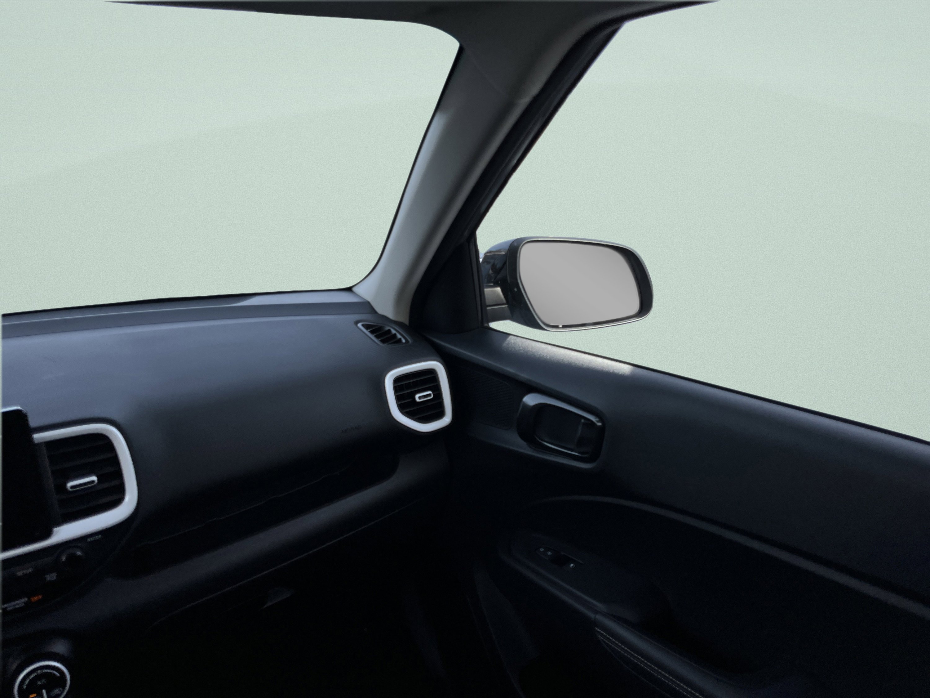 Used 2022 Hyundai Venue Limited FWD image 29