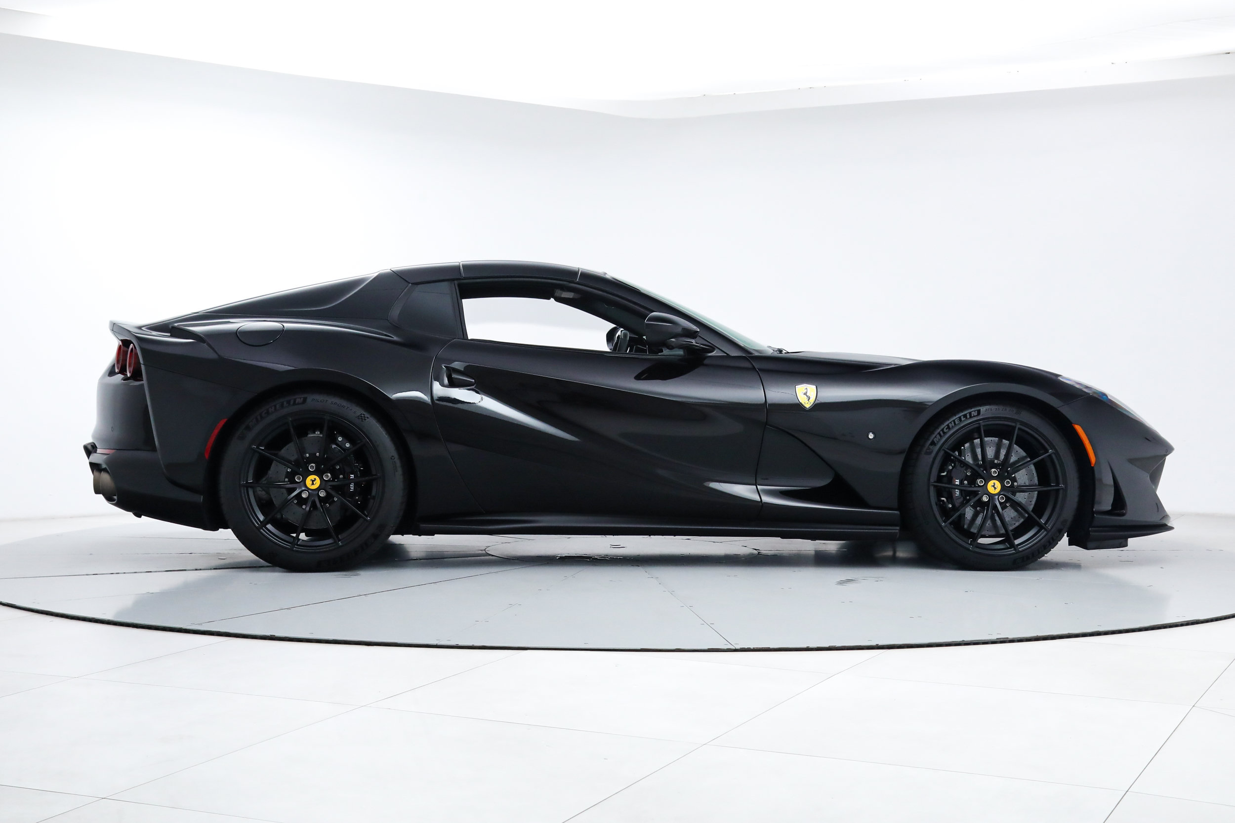 Certified 2021 Ferrari 812 GTS RWD image 11