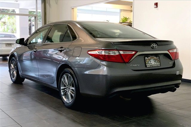 Used 2017 Toyota Camry SE image 5