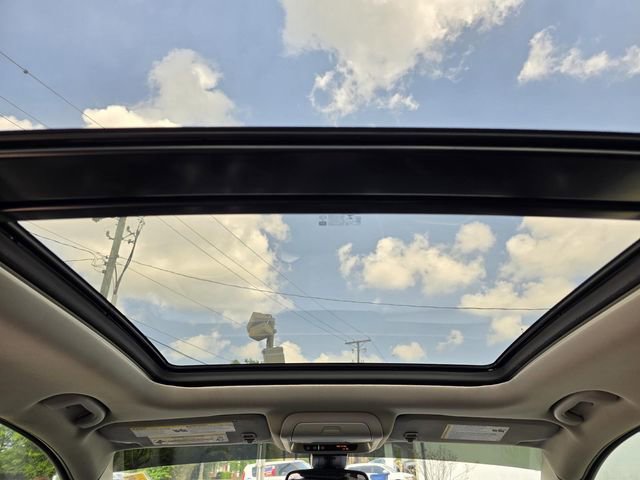 Used 2022 GMC Terrain SLT image 16