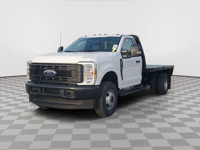 New 2026 Ford F350 XL image 3