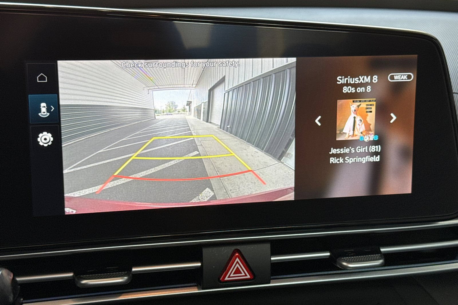 Used 2025 Hyundai Elantra Limited FWD image 21