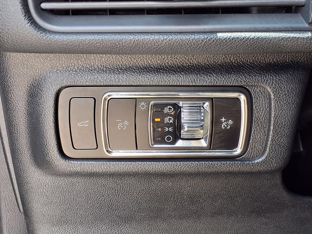 Used 2023 Lincoln Corsair FWD image 21