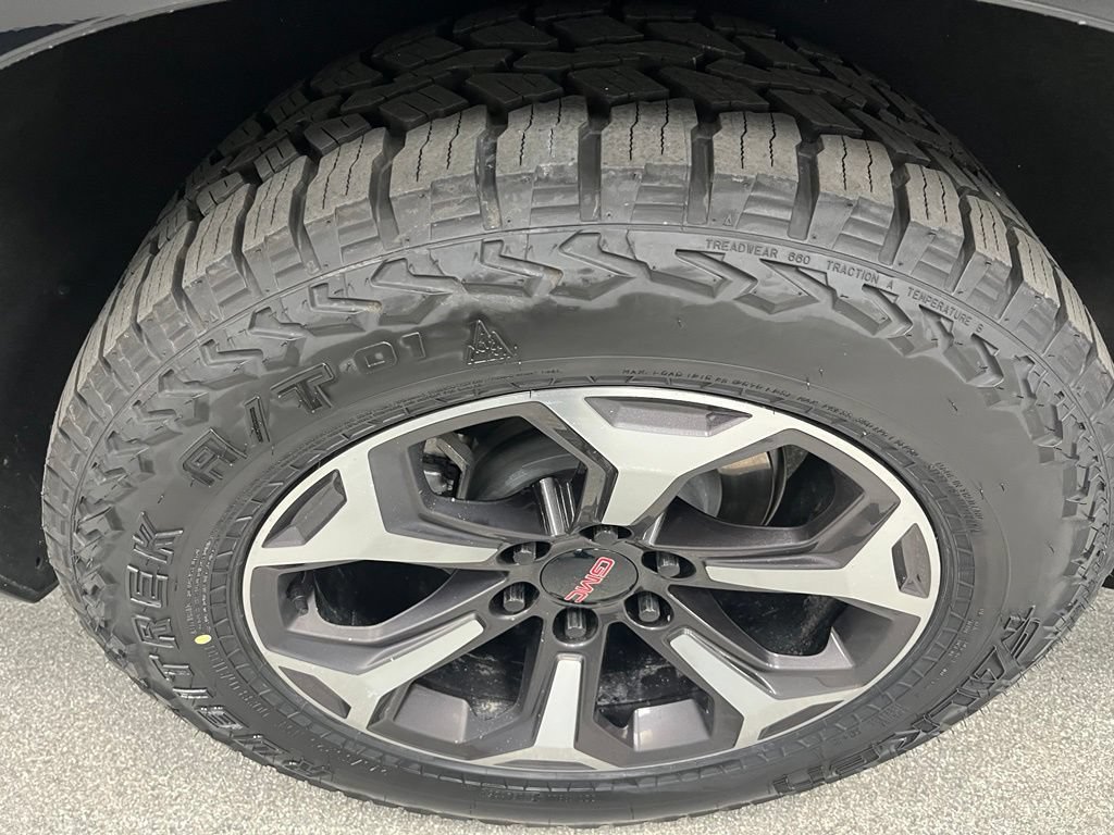 Used 2025 GMC Yukon AT4 Ultimate w/ LPO, Floor Liner Package AWD/4WD image 17