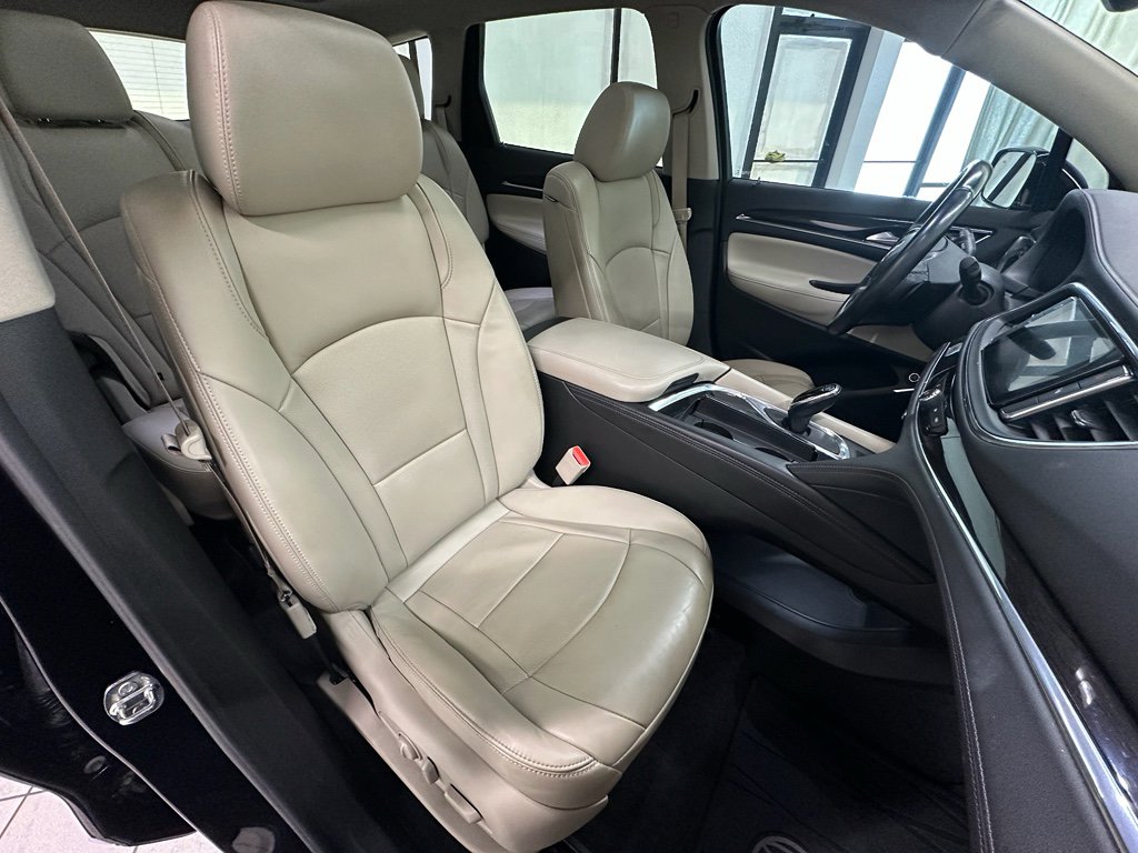 Used 2020 Buick Enclave Essence w/ Sport Touring Edition image 18