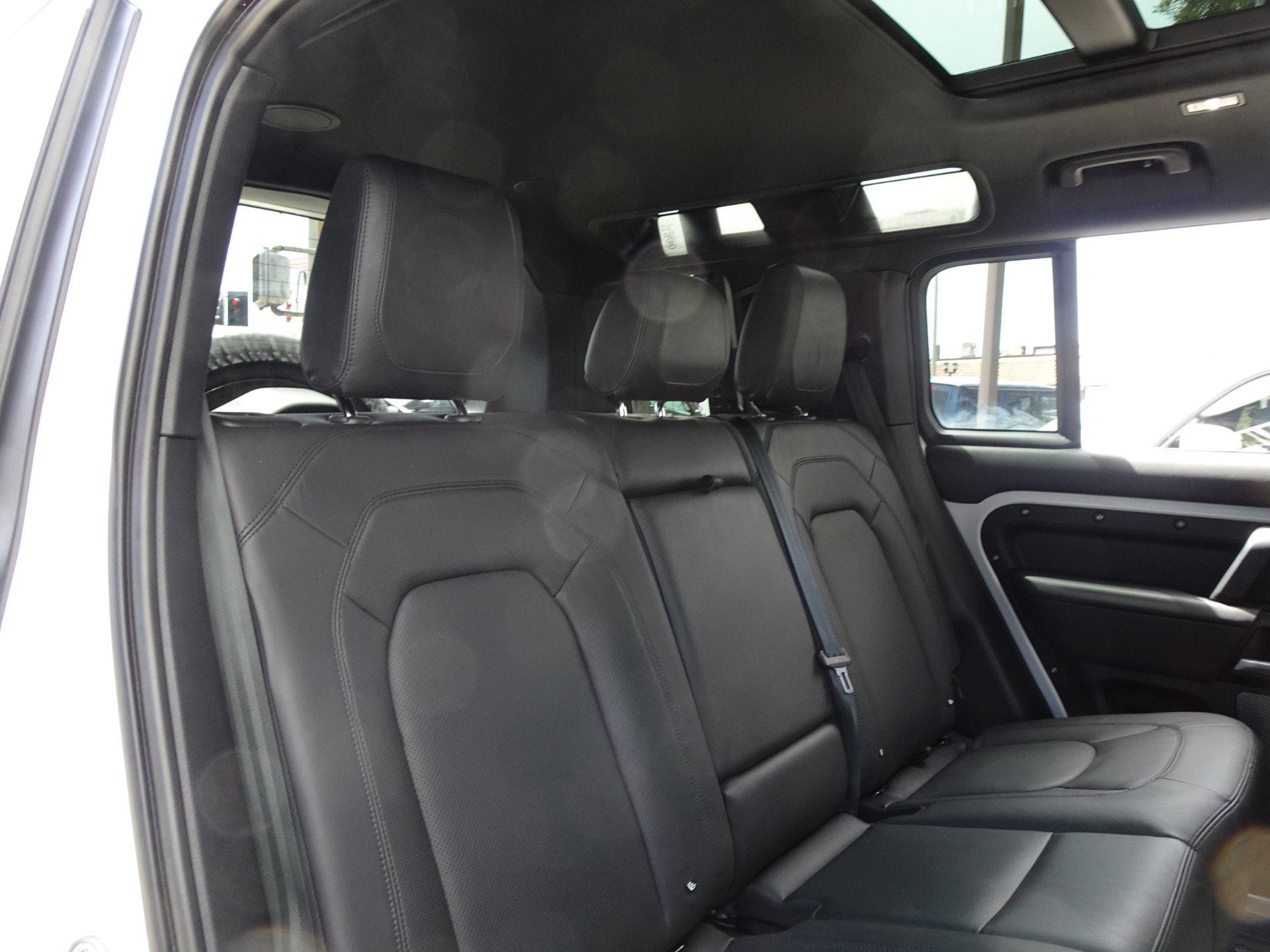 Used 2023 Land Rover Defender 110 AWD/4WD image 18