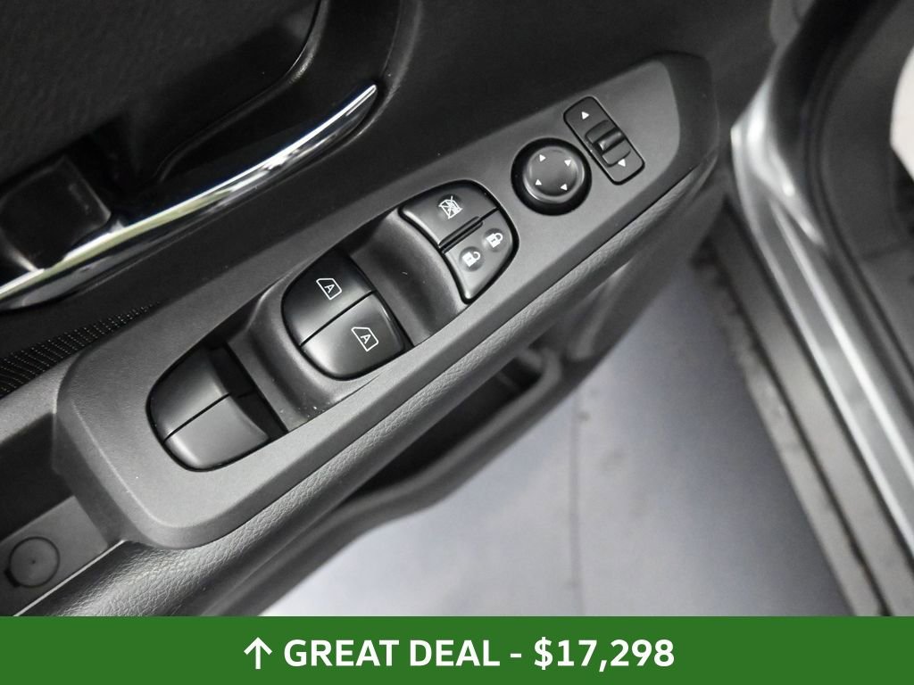 Used 2024 Nissan Kicks SV image 31