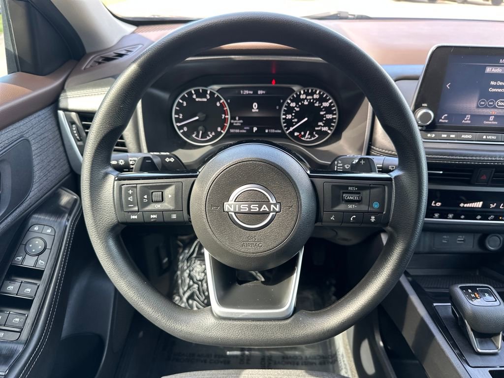 Used 2023 Nissan Rogue SV image 14