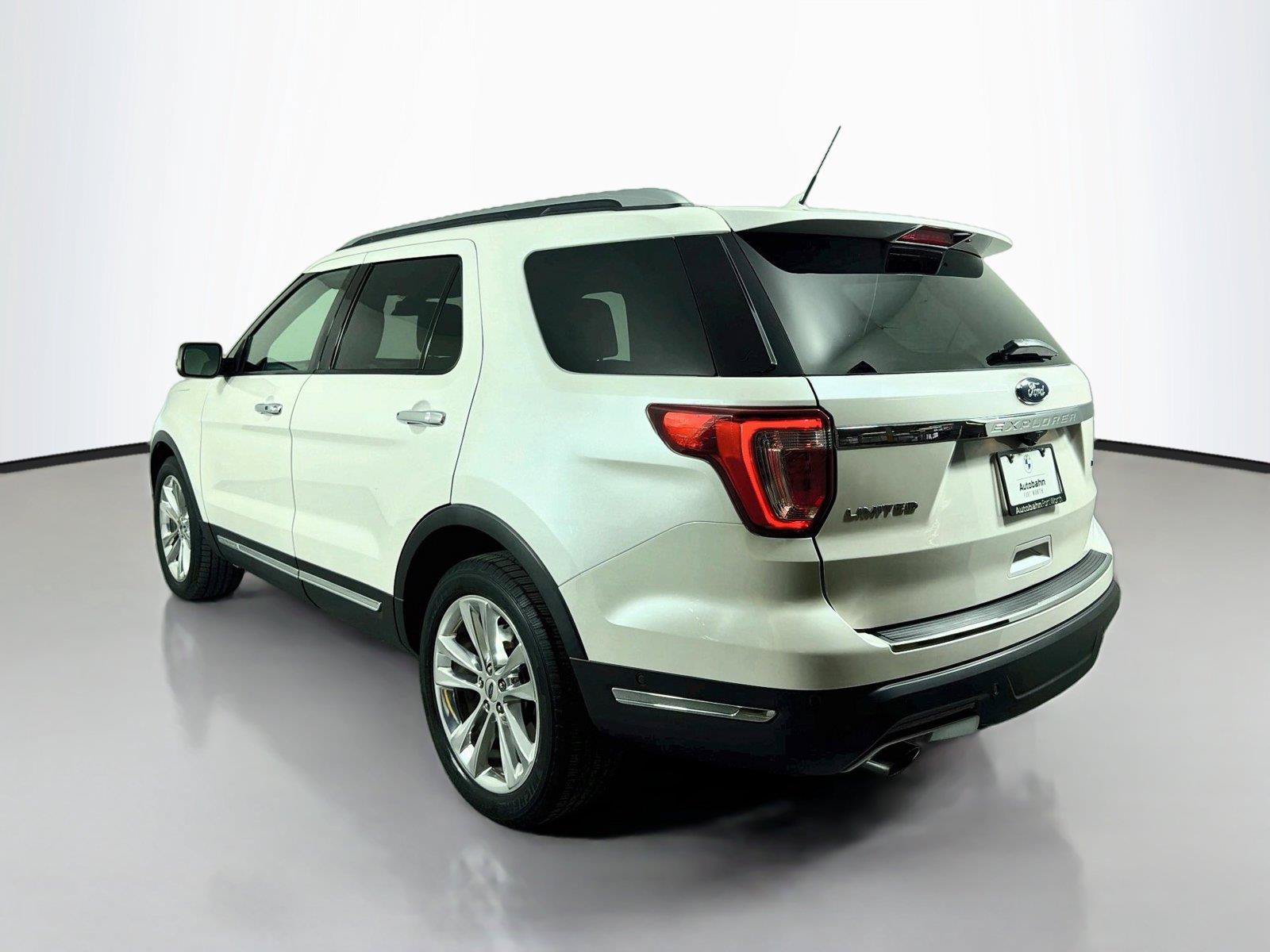 Used 2018 Ford Explorer Limited w/ Equipment Group 301A FWD image 7