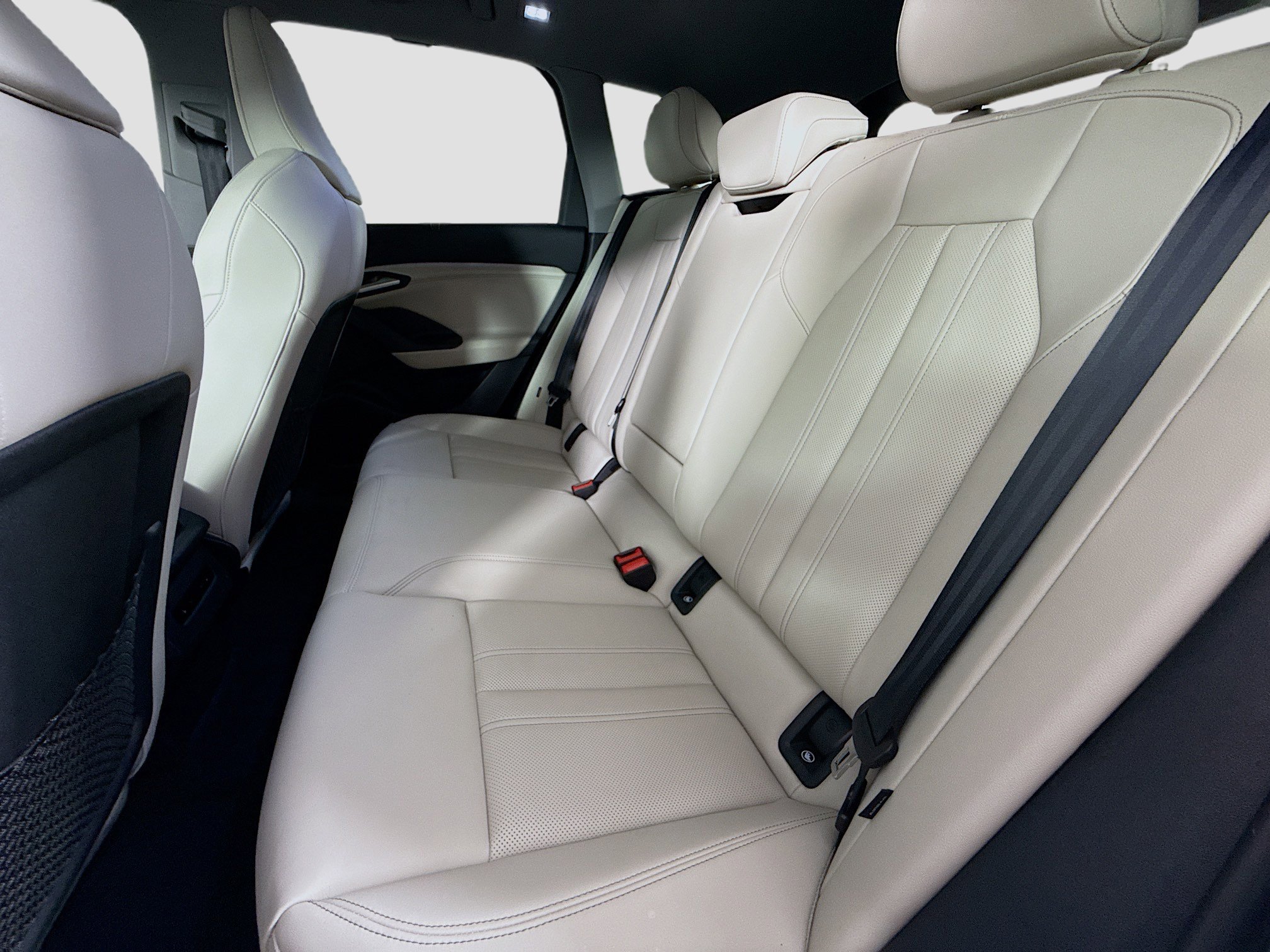 Used 2025 Audi Q6 e-tron Premium Plus image 23