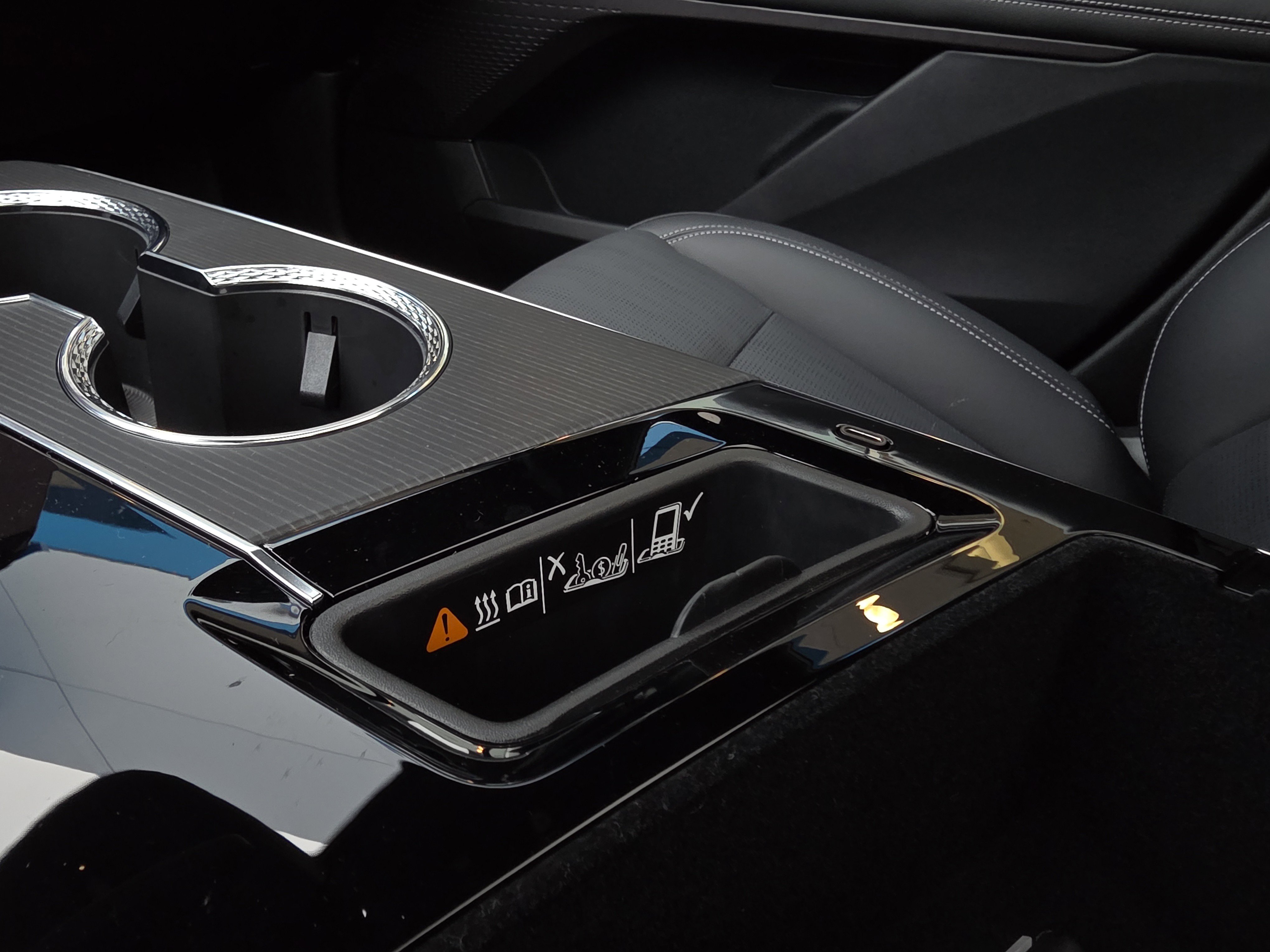 Used 2025 Cadillac Lyriq Sport image 31