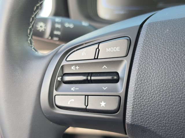 Used 2024 Hyundai Venue SEL FWD image 18