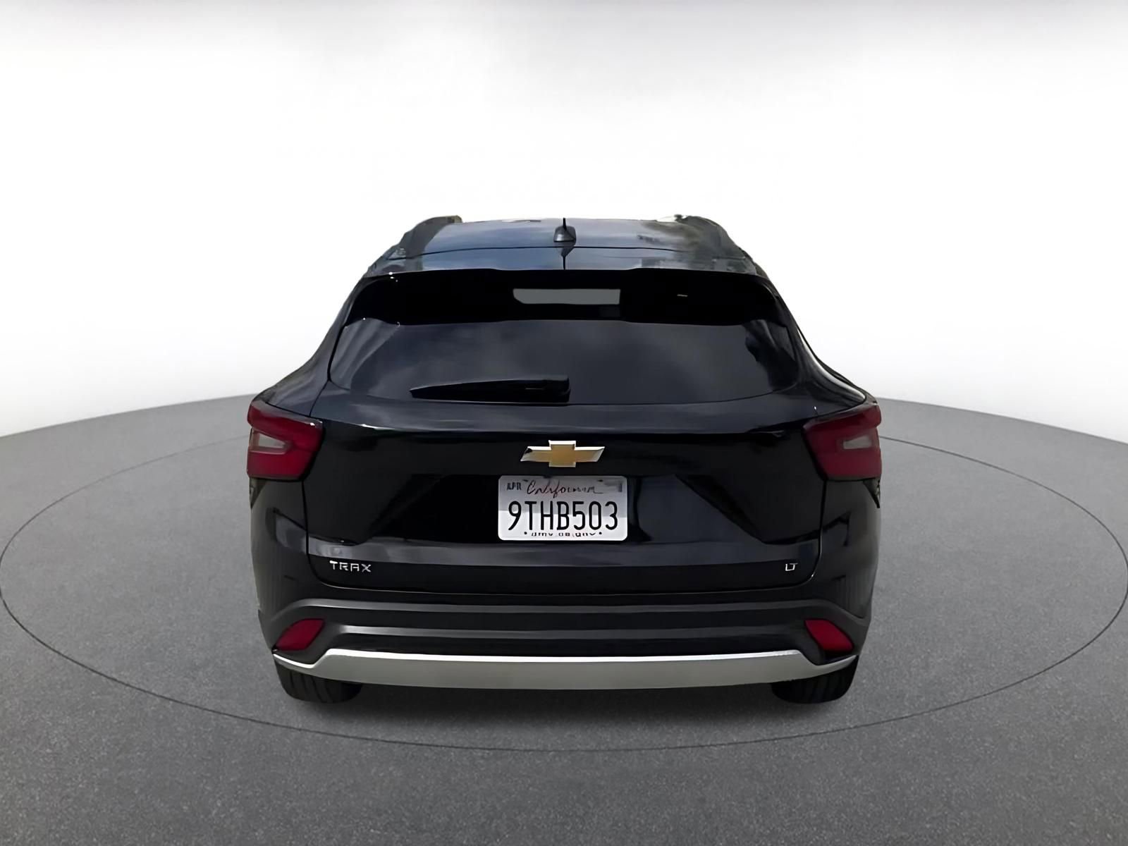 Used 2025 Chevrolet Trax LT FWD image 12