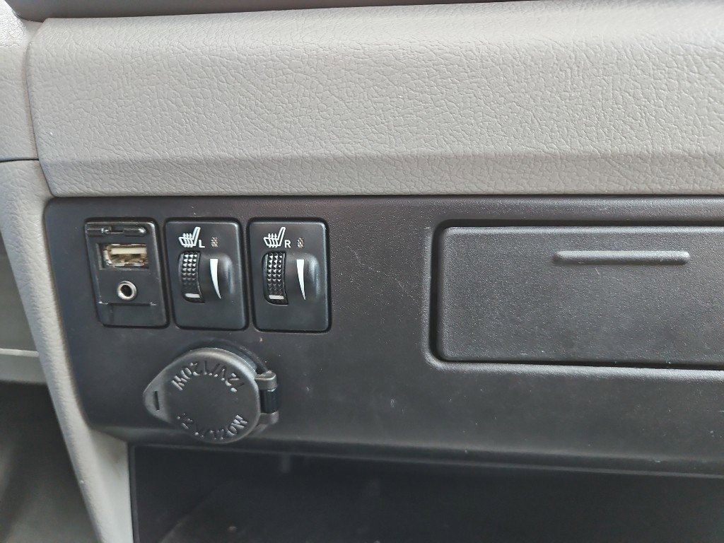 Used 2016 Toyota Sienna XLE image 21