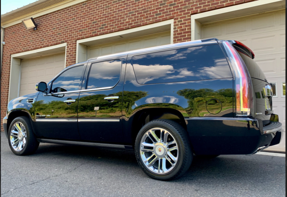 Used 2013 Cadillac Escalade Premium AWD/4WD image 3