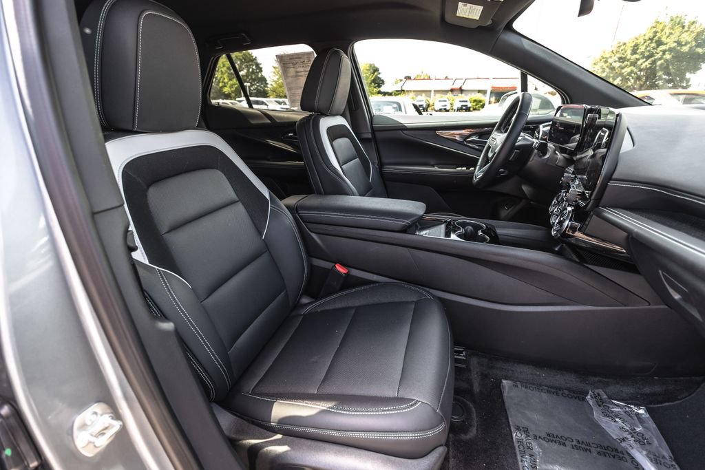 Used 2024 Chevrolet Blazer EV LT AWD/4WD image 25