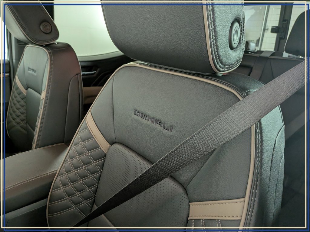 New 2026 GMC Canyon Denali AWD/4WD image 16