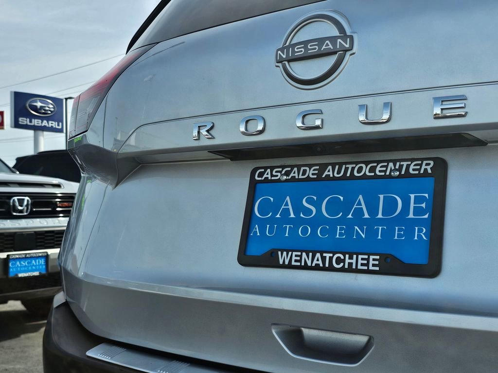 Used 2023 Nissan Rogue SL w/ SL Premium Package AWD/4WD image 14