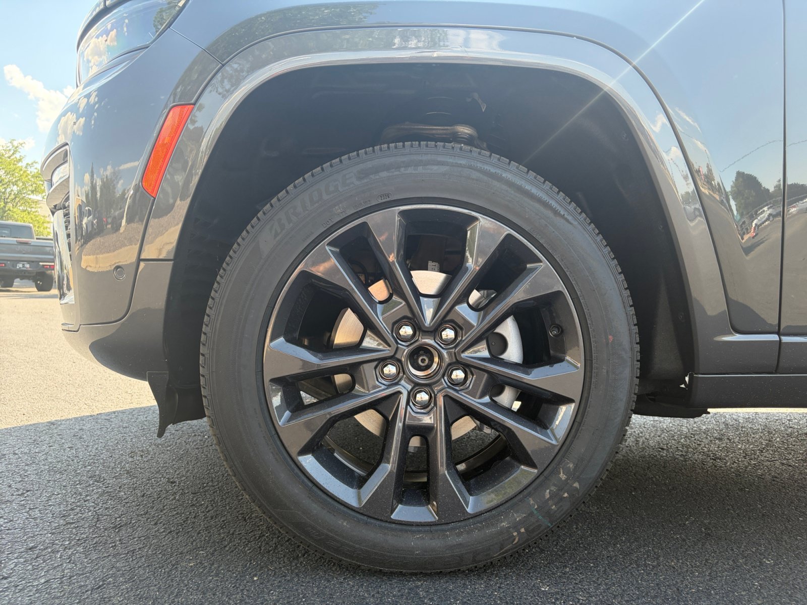 New 2026 Jeep Grand Cherokee Limited AWD/4WD image 11