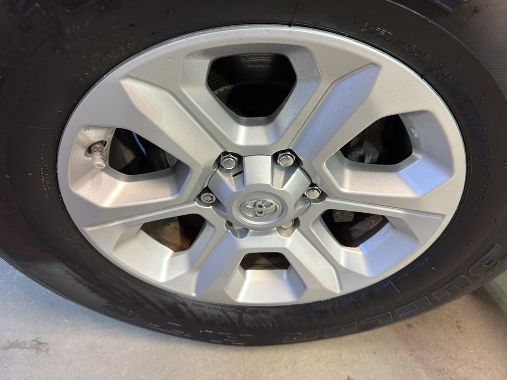 Used 2016 Toyota 4Runner SR5 AWD/4WD image 31