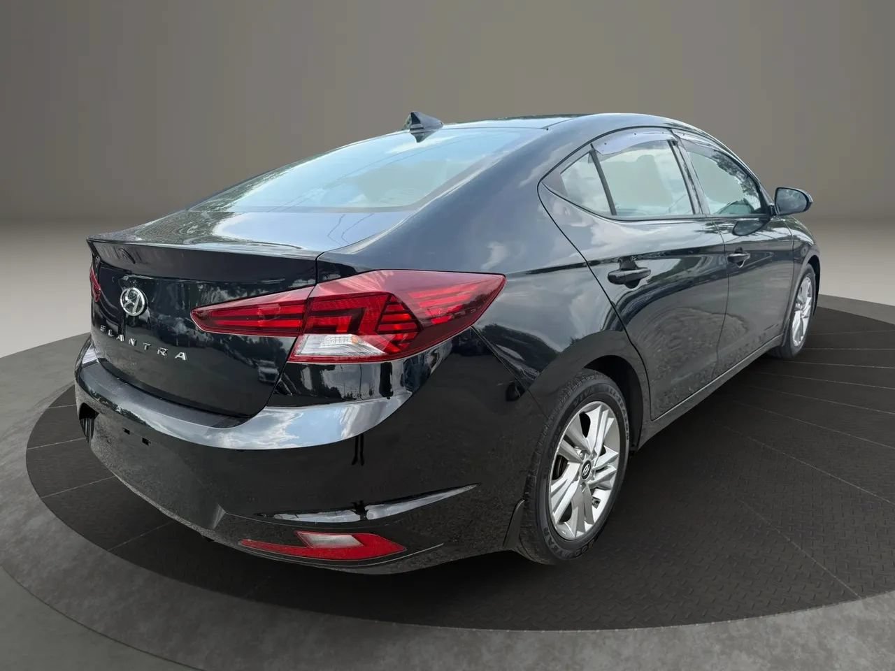 Used 2020 Hyundai Elantra SEL w/ Cargo Package (C1) FWD image 5