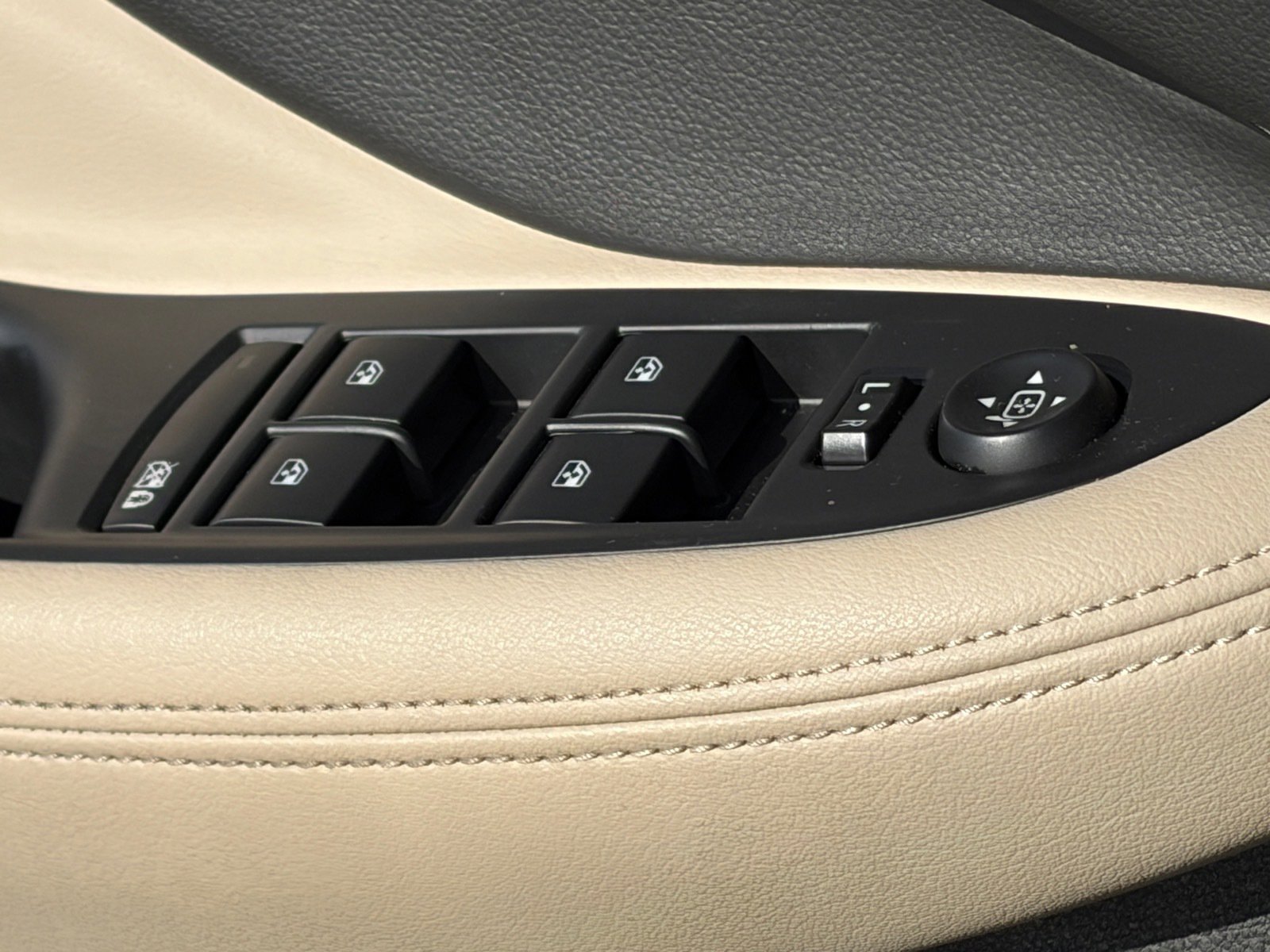 Used 2020 Buick Envision Preferred FWD image 17