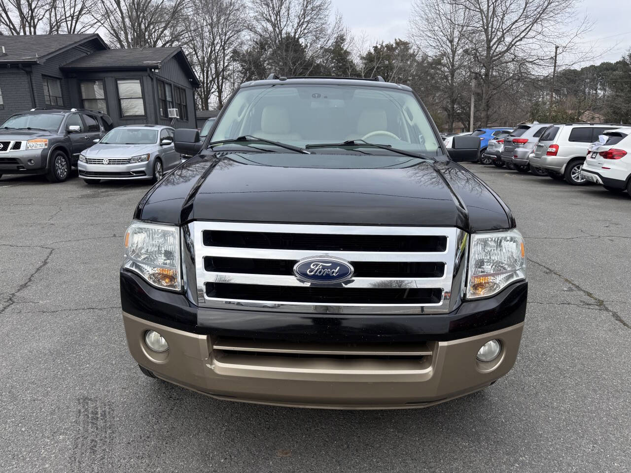 Used 2012 Ford Expedition XLT image 3