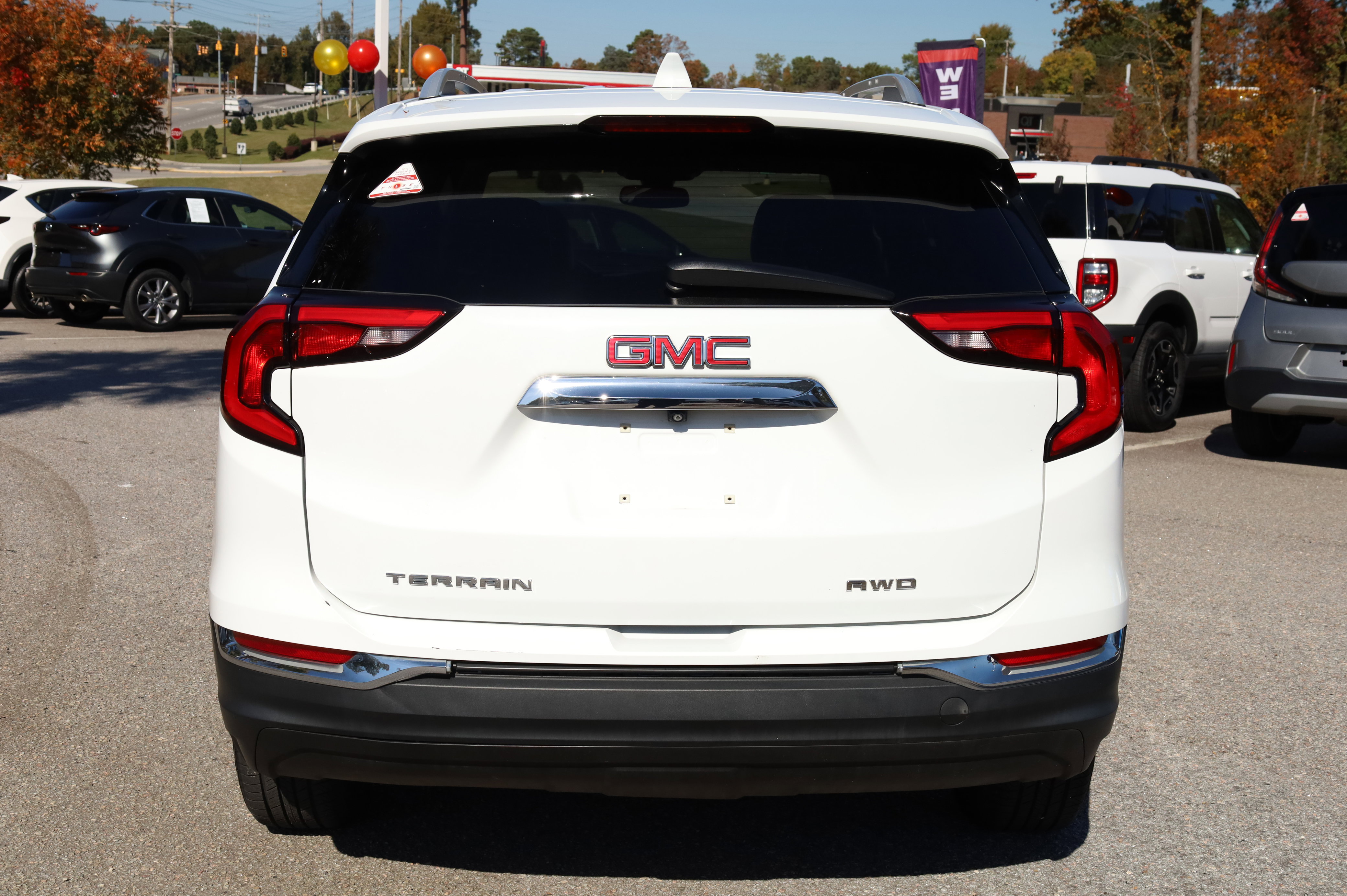 Used 2020 GMC Terrain SLT image 3