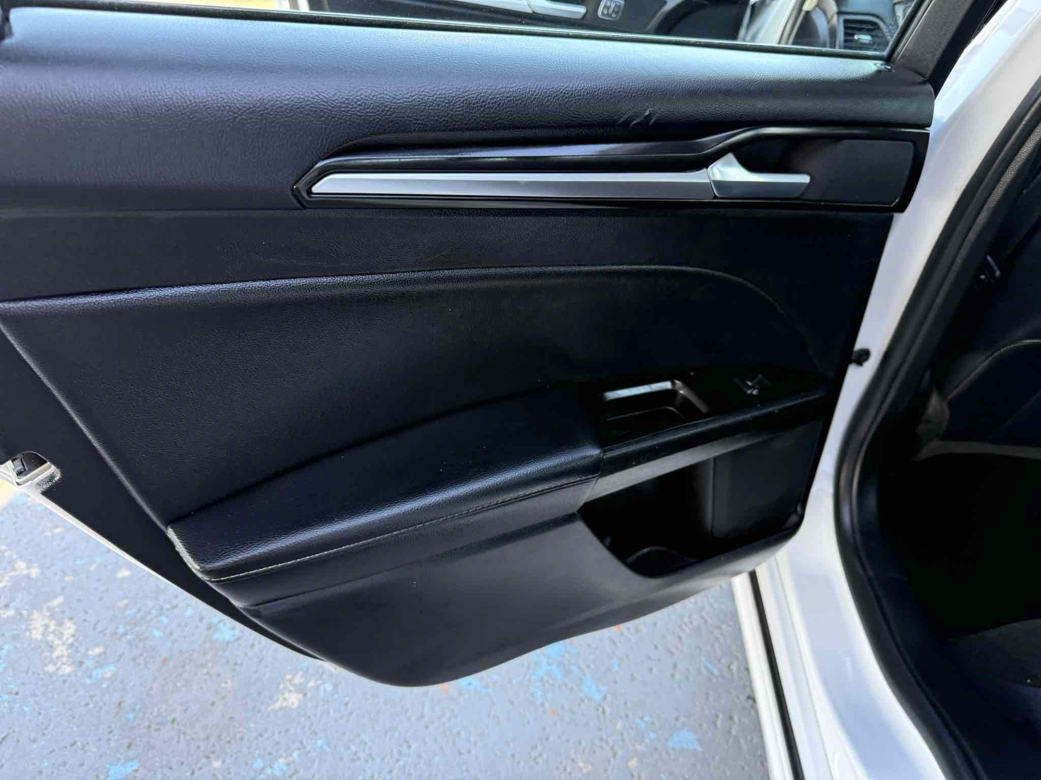 Used 2019 Ford Fusion Energi Titanium FWD image 97