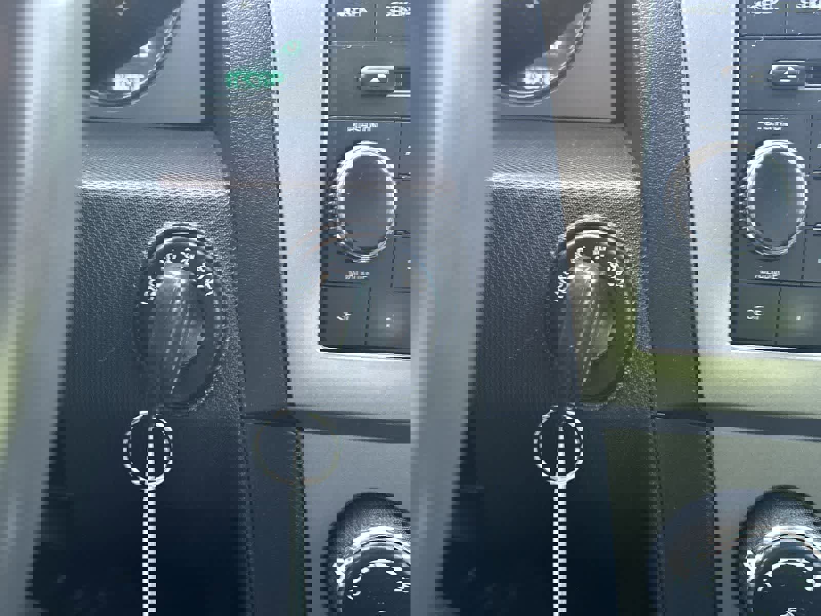 Used 2010 Dodge Avenger R/T image 17