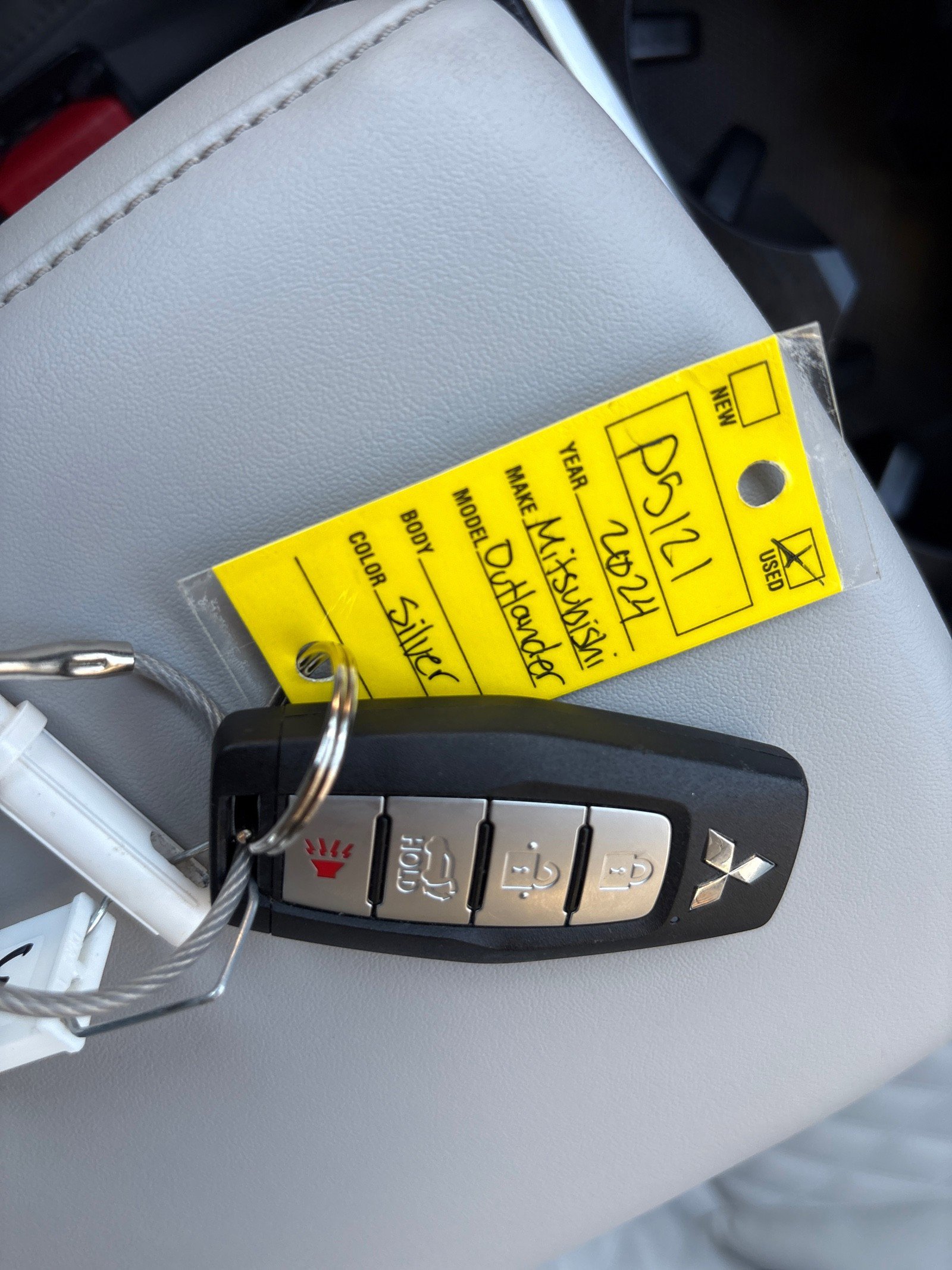 Used 2024 Mitsubishi Outlander 4WD Plug-In Hybrid image 26