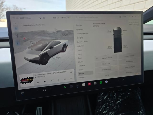 Used 2025 Tesla Cybertruck AWD Crew Cab image 59