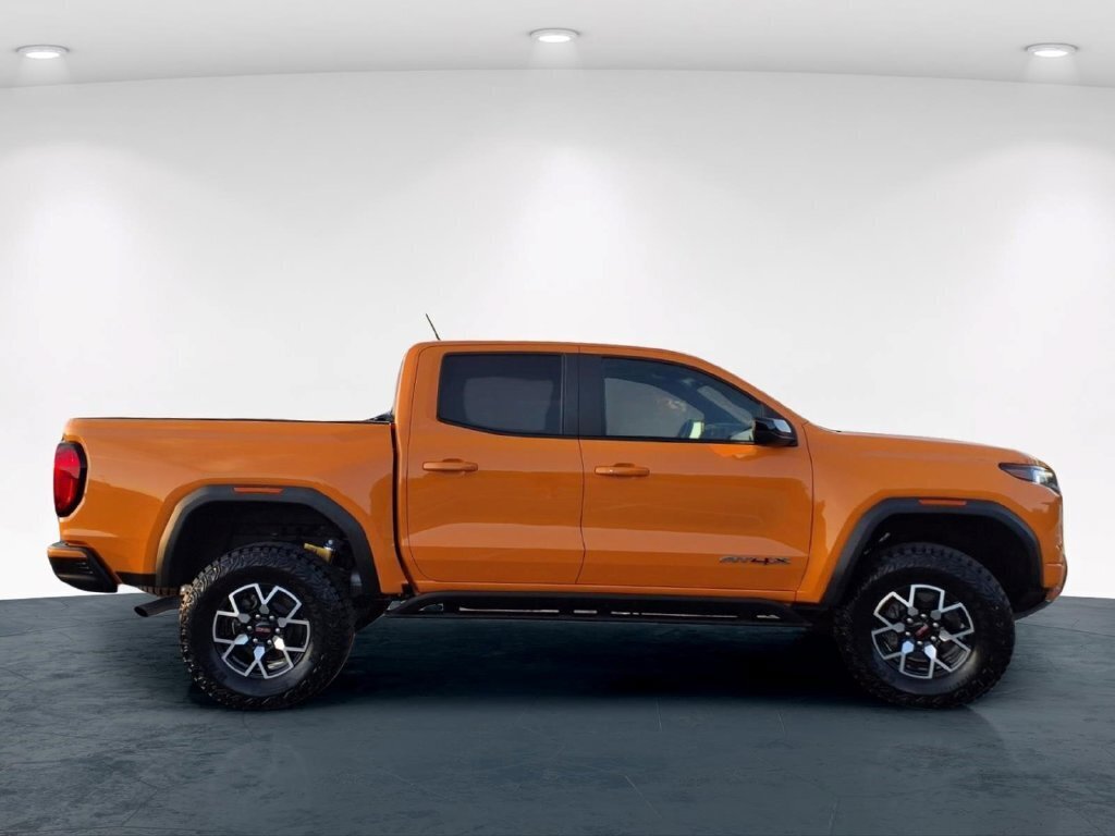 Used 2026 GMC Canyon AT4X AWD/4WD image 7