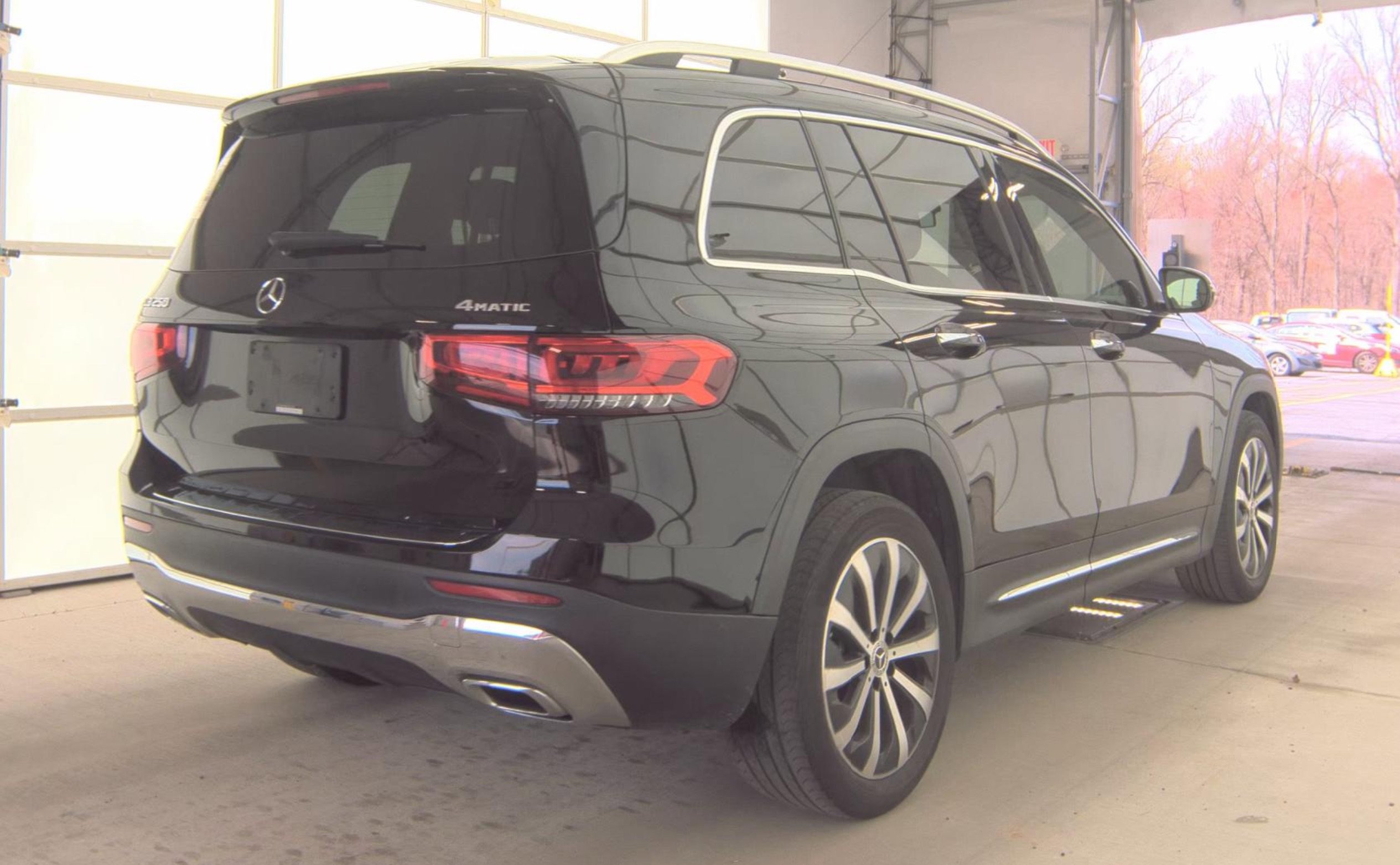 Used 2020 Mercedes-Benz GLB 250 4MATIC image 4