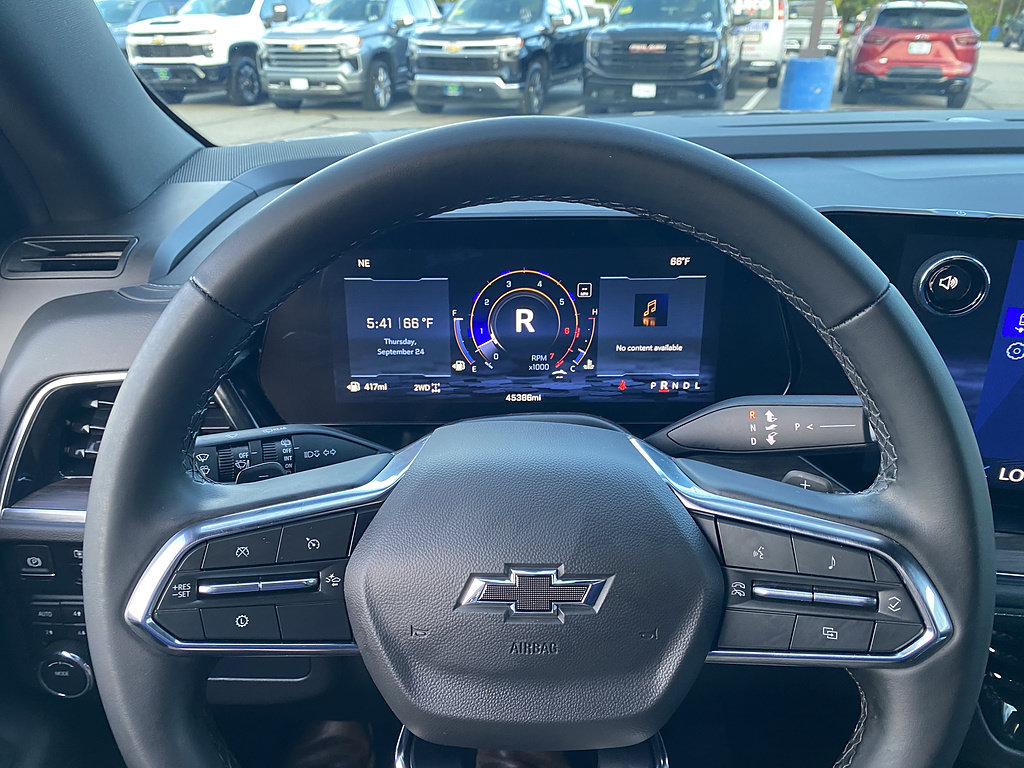 Used 2025 Chevrolet Suburban Z71 AWD/4WD image 26