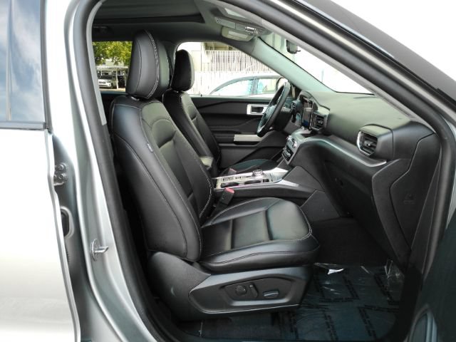Used 2023 Ford Explorer XLT w/ Equipment Group 202A RWD image 21